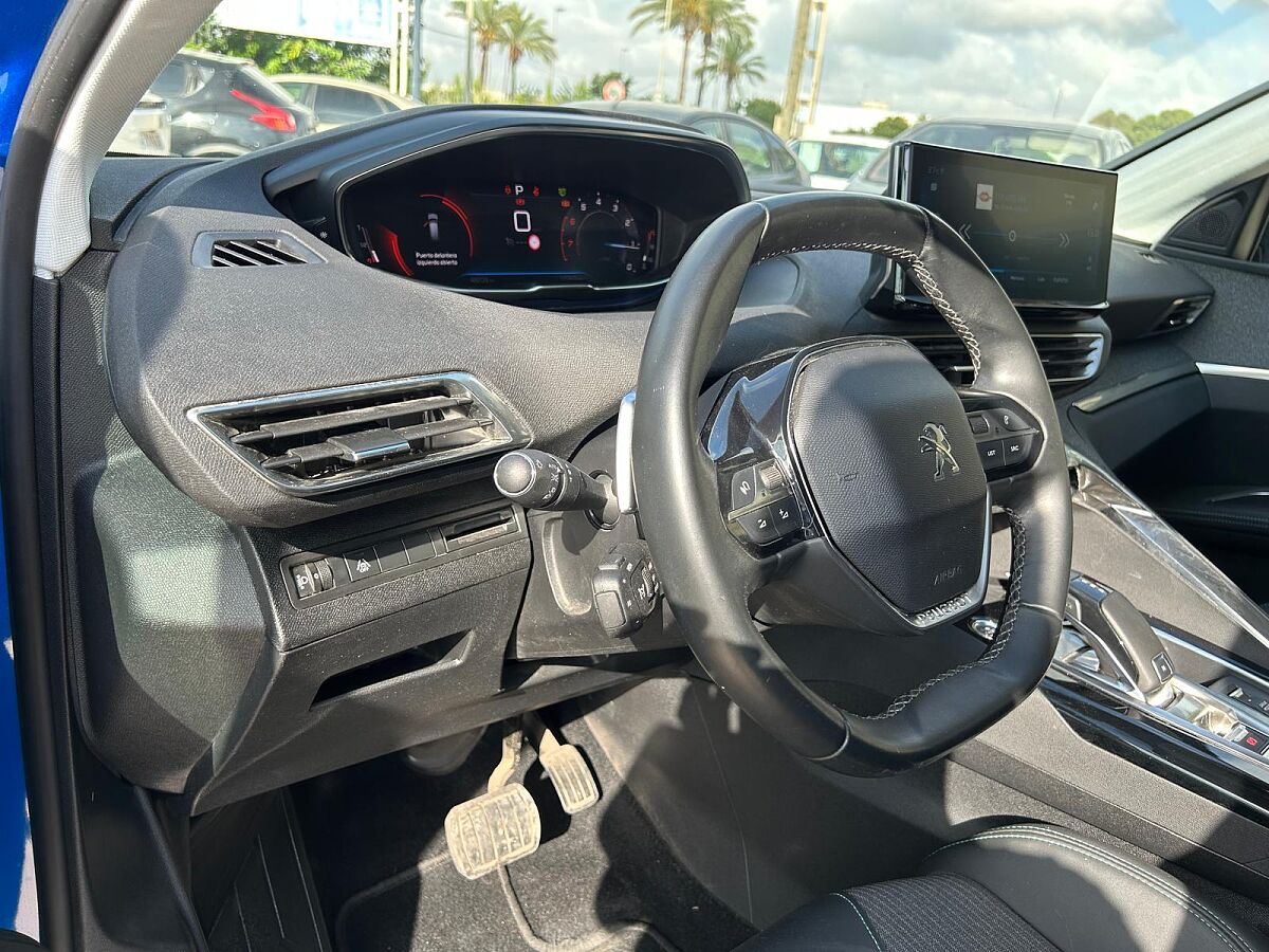 PEUGEOT 3008 ALLURE 1.2. E-THP AUTO SPANISH LHD IN SPAIN ONLY 30000 MILES 2021